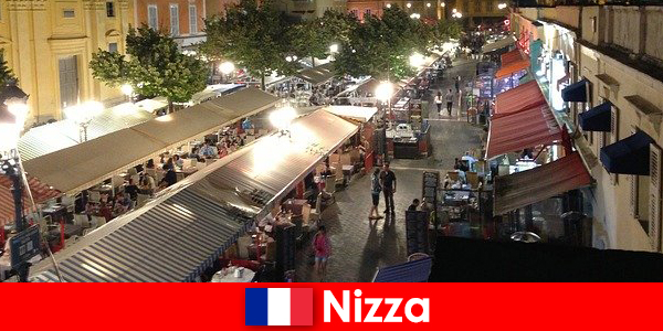 Ница предлага уютни ресторанти и добре посещавани места за нощен живот за чужденци