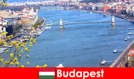 Будапеща в Унгария е популярен съвет за пътуване за къпане и уелнес почивки