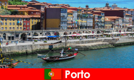 Градска почивка за посетителите на Порто Португалия с очарователни барове и местни ресторанти