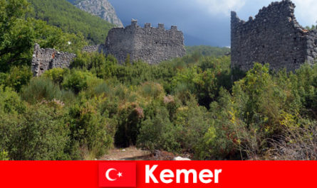 Учебно пътуване до древните руини в Кемер Турция за изследователи