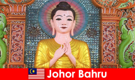 Пакетни обиколки и културни екскурзии за туристи до Джохор Бару Малайзия