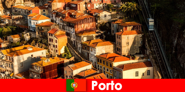 Разходка през уикенда през стария град на Порто Португалия