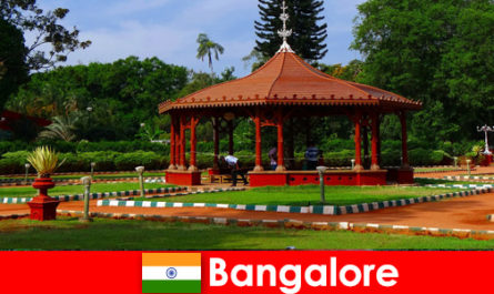 Туристите от чужбина могат да очакват прекрасни разходки с лодка и страхотни градини в Бангалор Индия