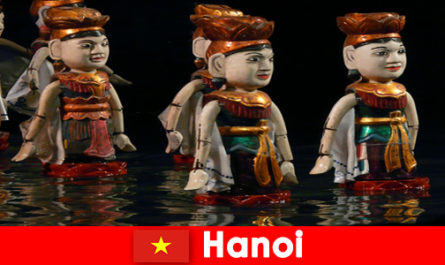 Добре познатите представления във водния куклен театър вдъхновяват непознати в Ханой, Виетнам