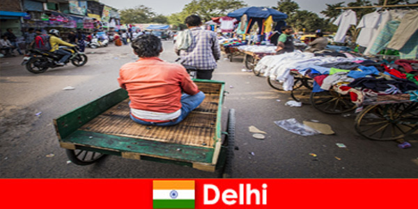 Почивки в чужбина Оживените улици и много шум и суматоха са отличителните белези на Делхи в Индия