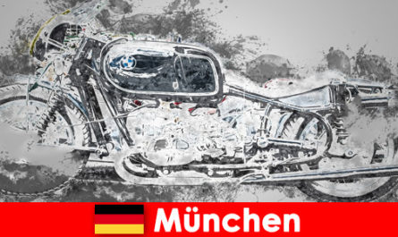 Моторният свят в Мюнхен Германия, за да се чудите и докоснете за туристи от цял ​​свят
