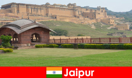 Приятно пътуване с най-доброто обслужване за почиващите в Джайпур, Индия