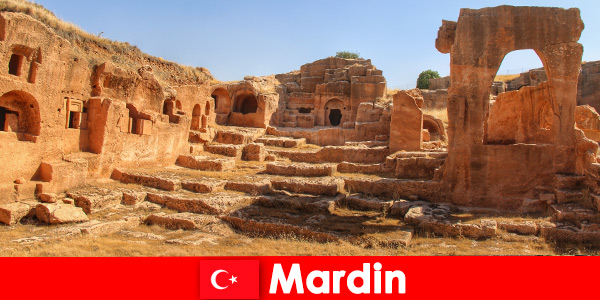 Древни манастири и църкви за докосване за непознати в Мардин Турция