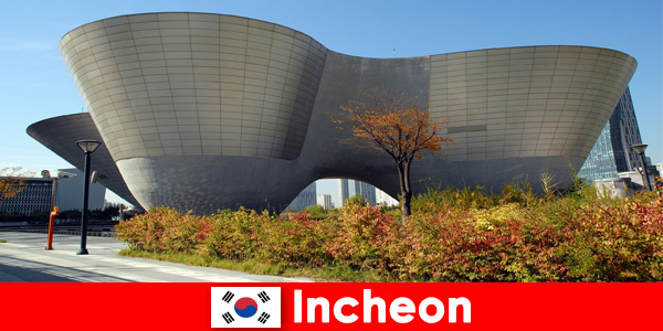 Чужденците са впечатлени от модерността и древните традиции в Инчхон Южна Корея