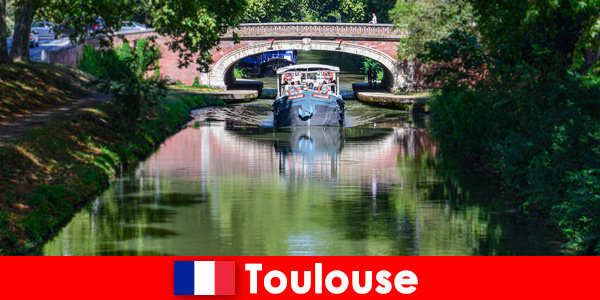 Разходка с лодка из красива Тулуза Франция