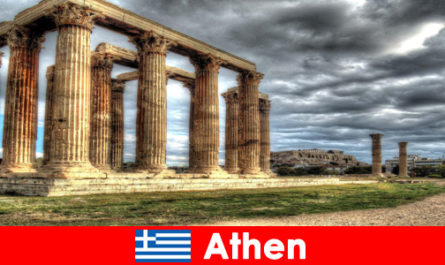 Контрастите като класически и традиционни привличат милиони посетители в Атина, Гърция