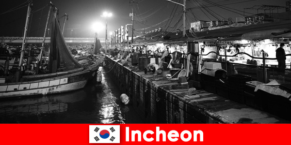 Нощен пазар в пристанището на Инчхон Южна Корея предлага автентичен