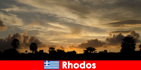 Здрач и фантастични температури, за да мечтаете в Родос, Гърция