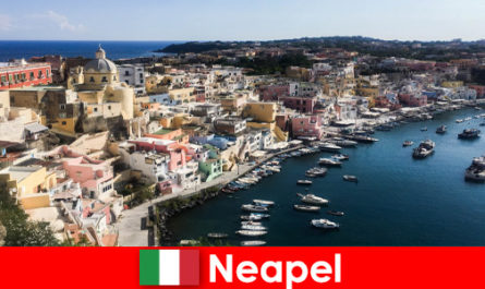 Почивката в крайбрежния град Неапол Италия винаги е преживяване