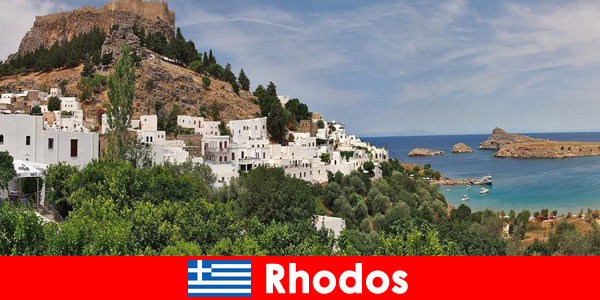 Изживейте незабравими преживявания с приятели в Родос Гърция