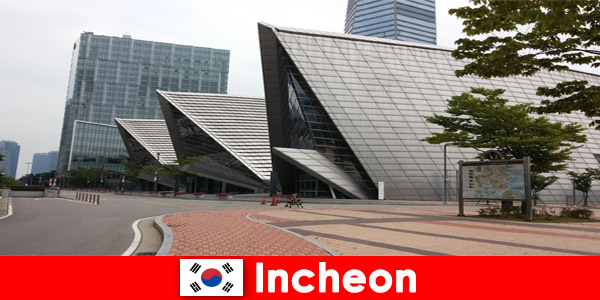 Туристите в Инчеон Южна Корея изживяват контрасти като голям град и традиция