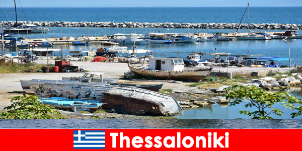 Обиколка на пристанището с изглед към морето за почиващите в Солун, Гърция