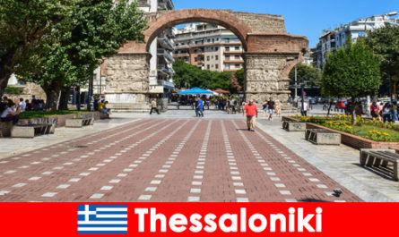 Насладете се на традиционния начин на живот и историческите сгради в Солун, Гърция