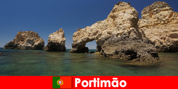 Морски гледки и артистични скални образувания очакват туристите в Портиман, Португалия