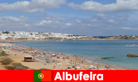 Почиващите в Албуфейра Португалия ще се насладят на природата, морето и добрата храна