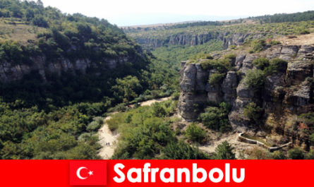 Туризъм и наслаждаване на местната кухня на почивка в Сафранболу Турция