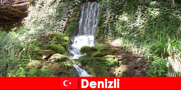 Пътешествениците сред природата посещават уникални места в Денизли Турция