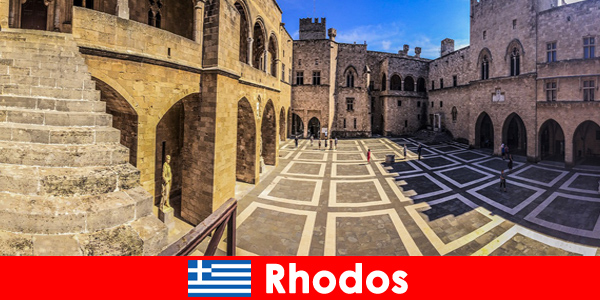 Монументална архитектура и забележителности за семейни излети в Родос