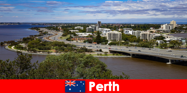 Пърт в Австралия е космополитен град с много туристически атракции