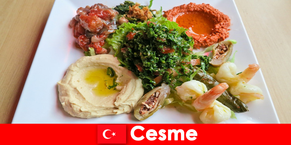 Здравословната храна и богатата на витамини кухня са много популярни сред туристите в Чешме Турция